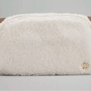 Lululemon white Everywhere Belt Bag Fleece